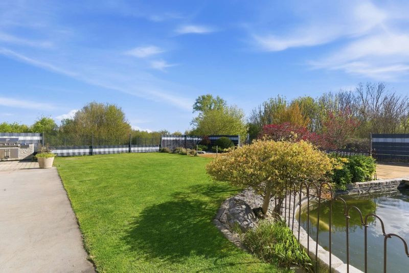 Exklusives Wohnen direkt am Golfplatz - Gehobenes Einfamilienhaus - Keller, Pool, Teich & PV-Anlage /  / 1220&nbsp;Wien / Bild 3